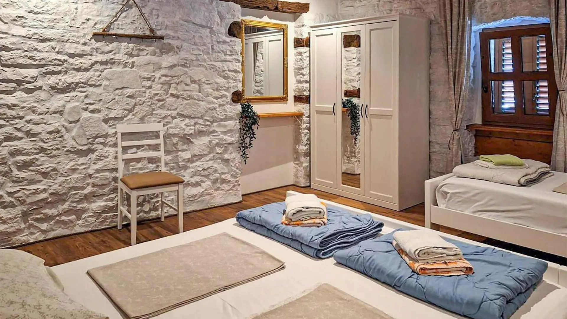 Vakantiehuis Nice home in Pazin with 3 Bedrooms, Jacuzzi&Outdoor swimming pool Heki